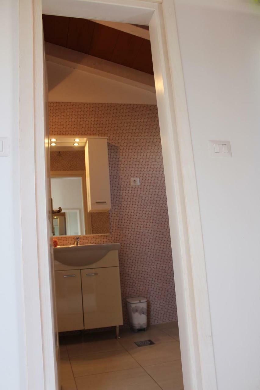 Apartman Sasa Rovigno Esterno foto