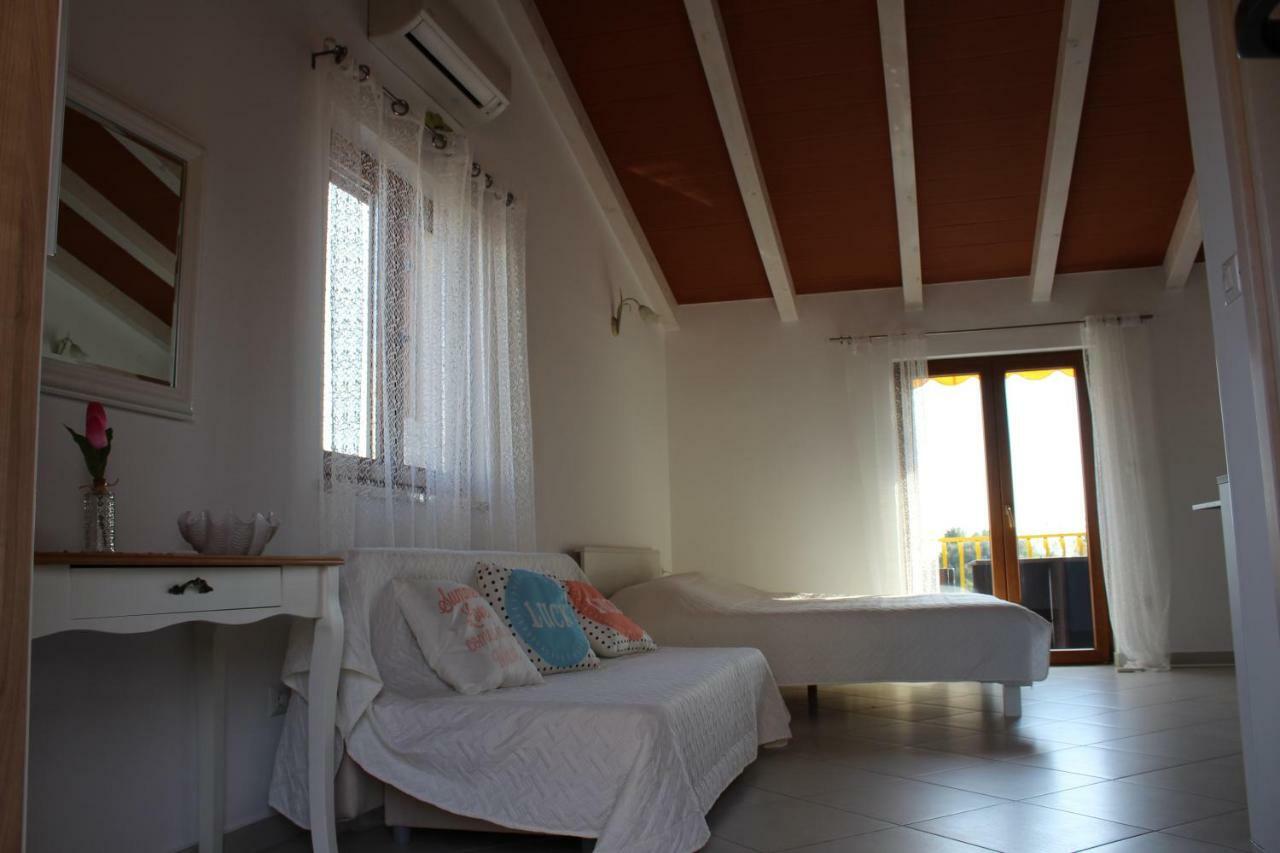 Apartman Sasa Rovigno Esterno foto